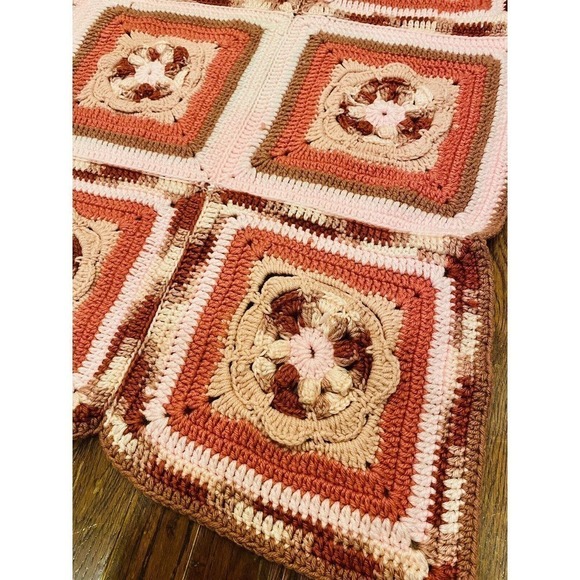 Granny Square Crocheted Knit Blanket Pink Mauve Purple Grannycore Girl’s Throw - Picture 2 of 3